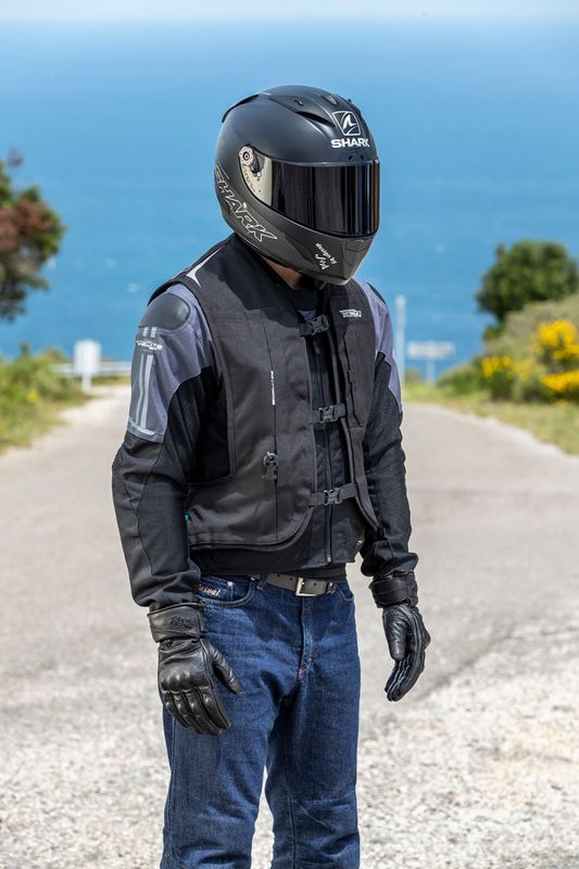 Helite Turtle 2 Svart airbag vest med mekanisk utløser-kabel