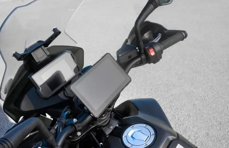 Interphone Sync70 - 2stk Kamera, dekktrykk, GPS og CarPlay  GPS, Skjerm (7") med Wi-Fi