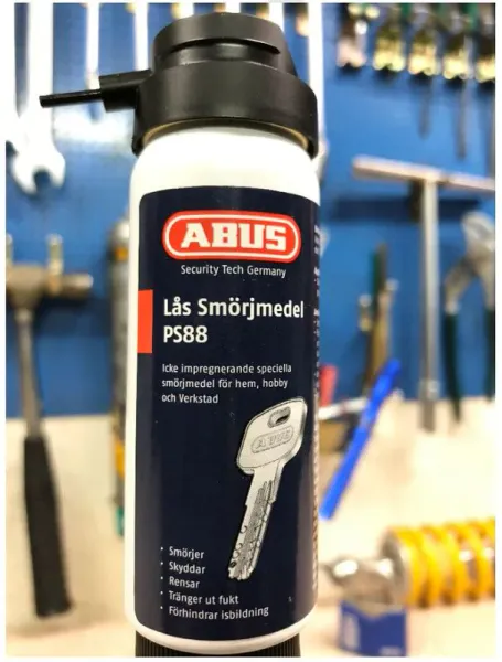 ABUS Låsspray 50 ml, smører og driver ut fukt